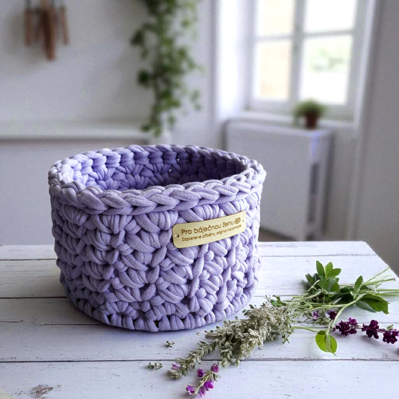 hackovany kosik kruh fialovy levandule lavender